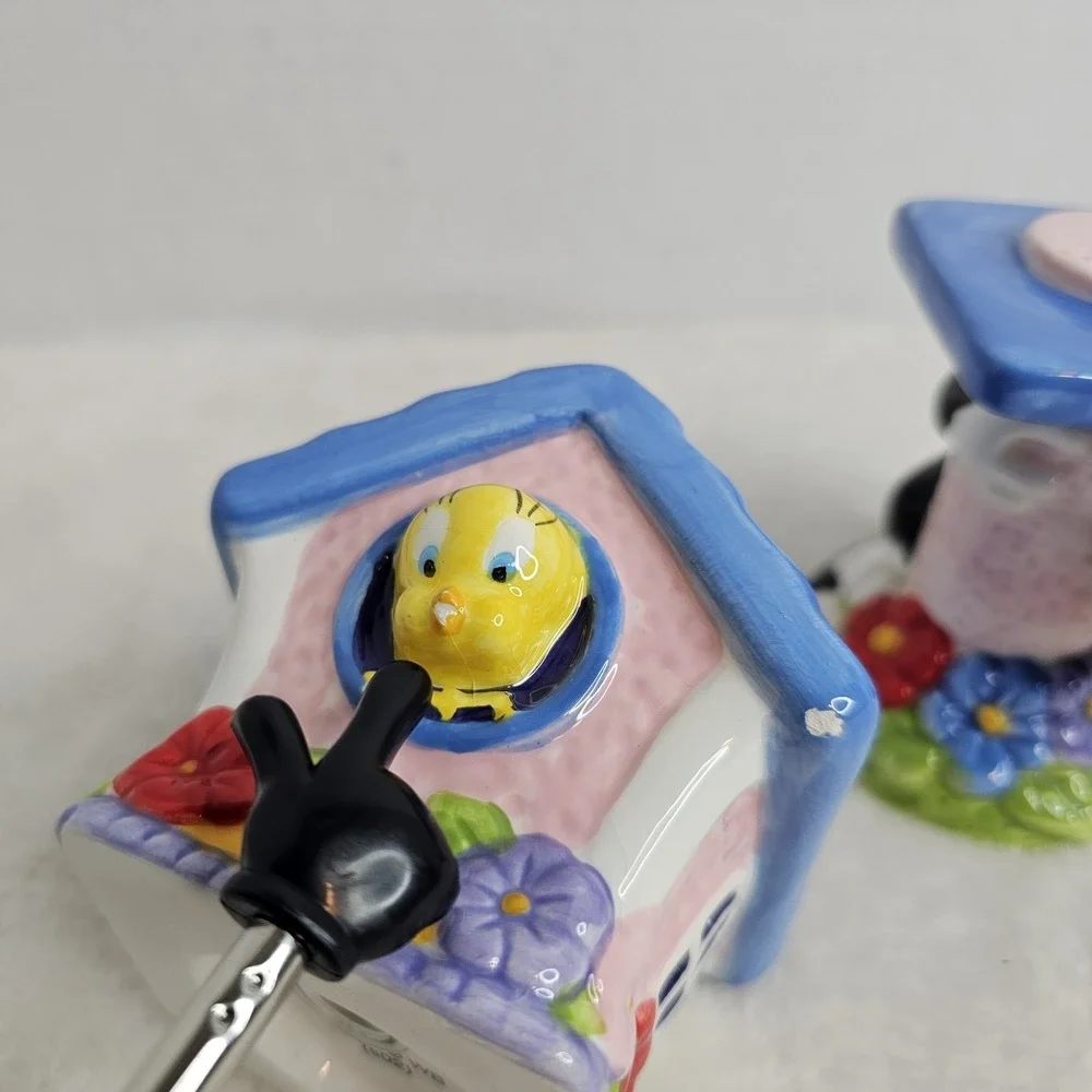 Vintage Tweety Bird Sylvester Warner Brothers Salt & Pepper Shakers